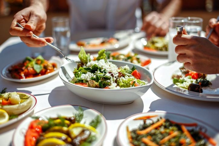 B Vitaminleri ve C Vitamini: Sağlığınız İçin Hayati Besinler