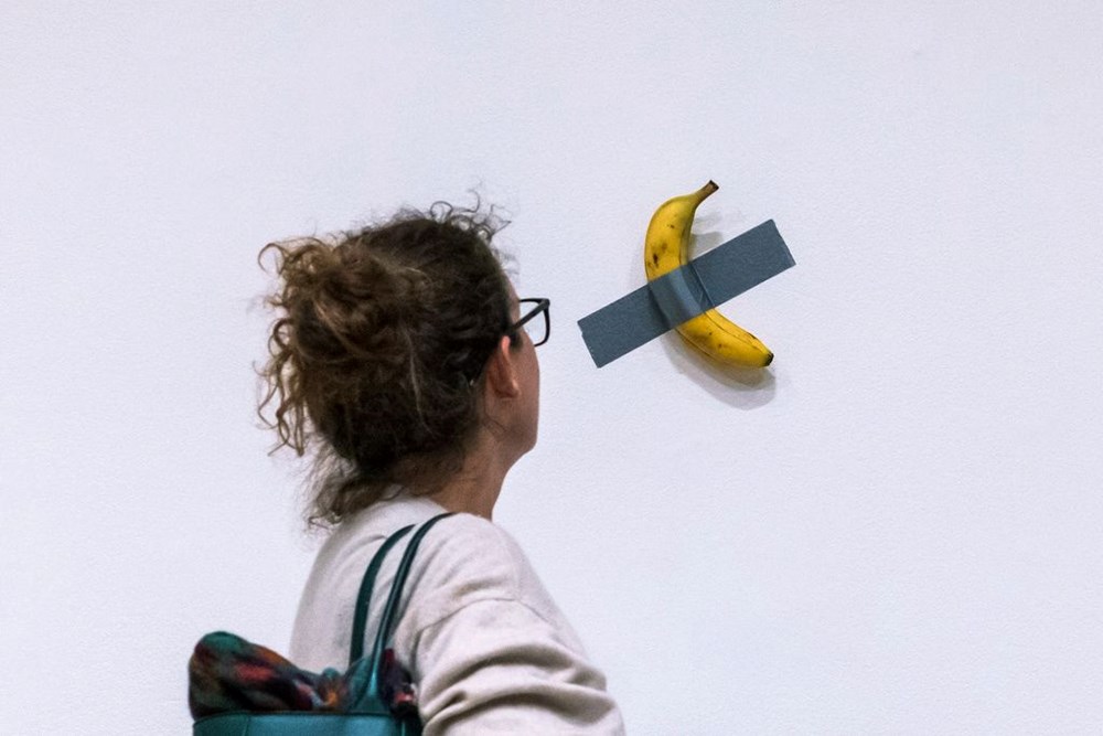 Maurizio Cattelan'ın 'Komedyen' Eseri 6,2 Milyon Dolara Satıldı