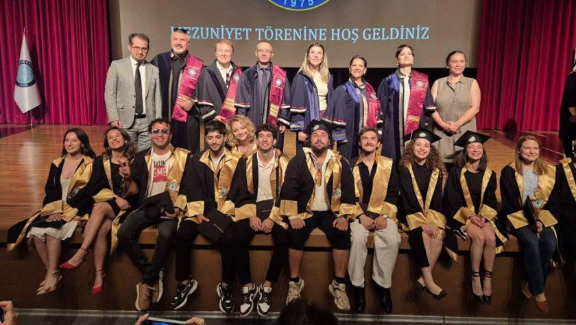 Bursa Uludağ Üniversitesi Güzel Sanatlar Fakültesi’nde Mezuniyet Coşkusu