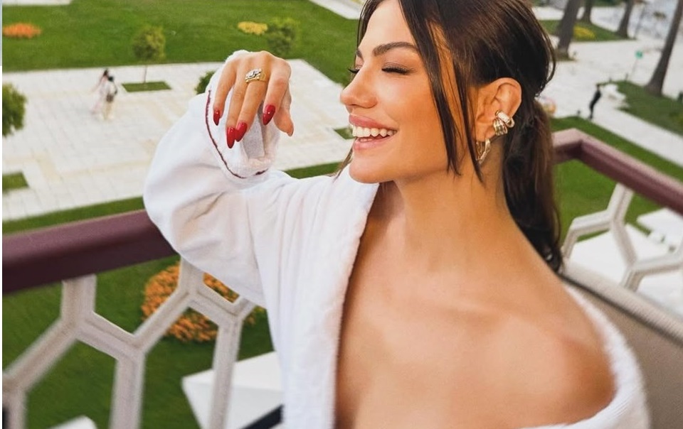 Oyuncu Demet Özdemir’den yeni kareler