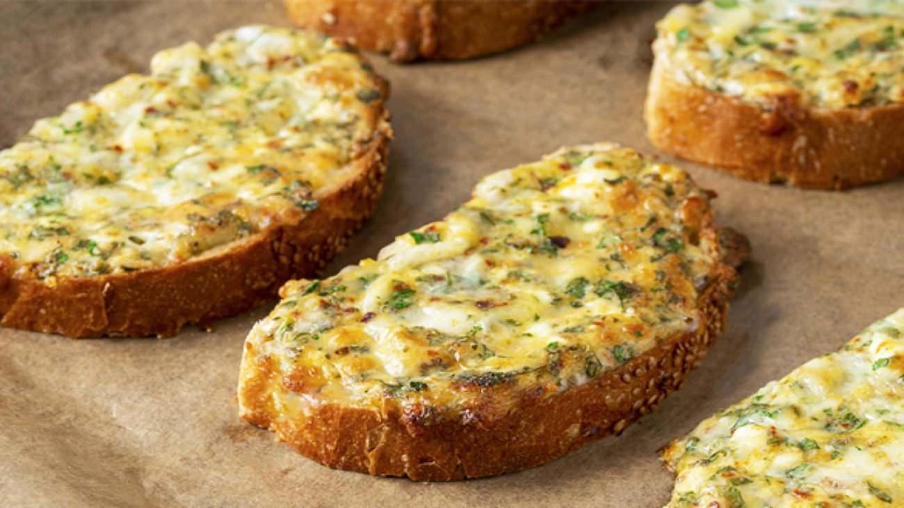 15 dakikada fırında yumurtalı ekmek tarifi