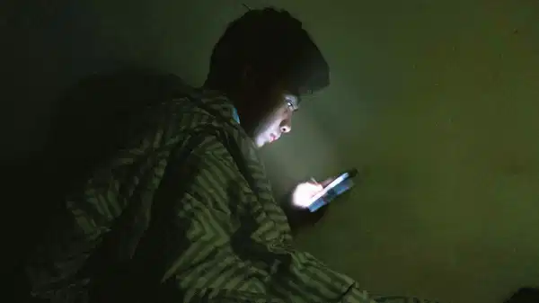 Gece telefona bakanlar dikkat