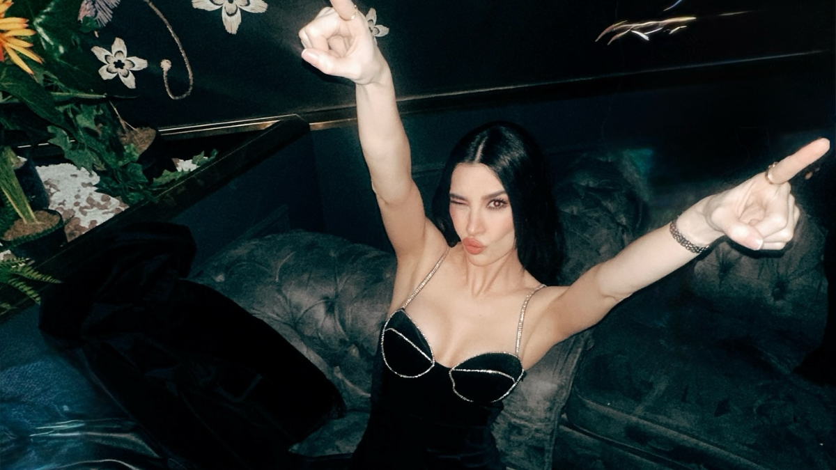 Burcu Kıratlı transparandan vazgeçmiyor!