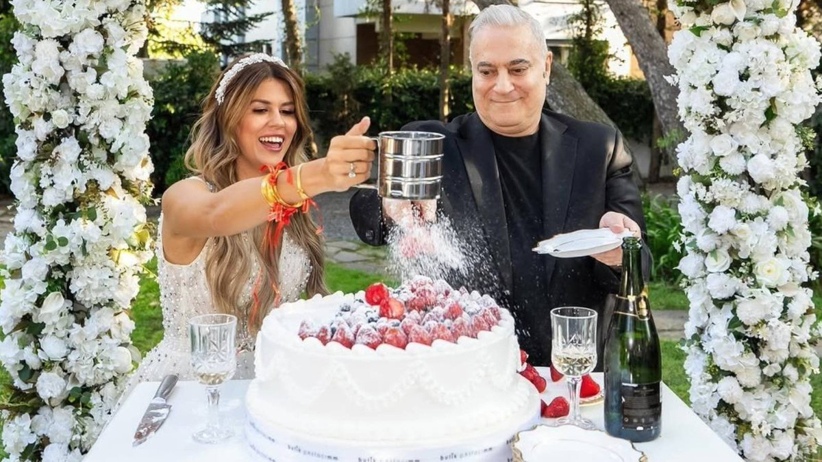 Eşi “evden ayrıldı” iddialarını yalanladı