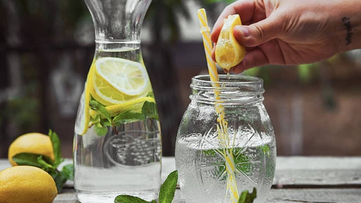 Her sabah ılık limonlu su içerseniz vücudunuzda ne olur?