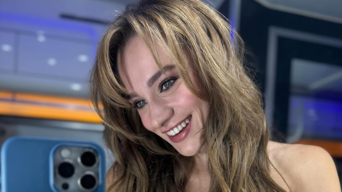 Oyuncu Miray Daner peş peşe yeni pozlar yayınladı