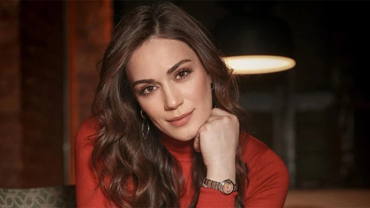 Özge Borak ilk kez tesettüre girdi!