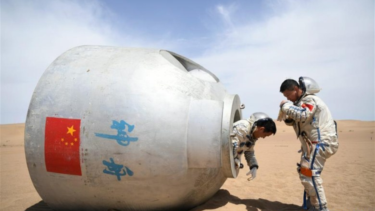 Uzay çöpleri Çinli astronotların Dünya’ya dönüşünü geciktiriyor