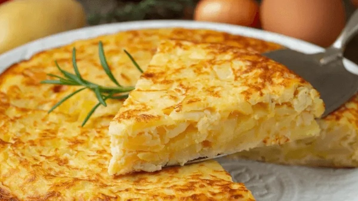 Fırınsız, hamur açmadan tavada patates böreği tarifi