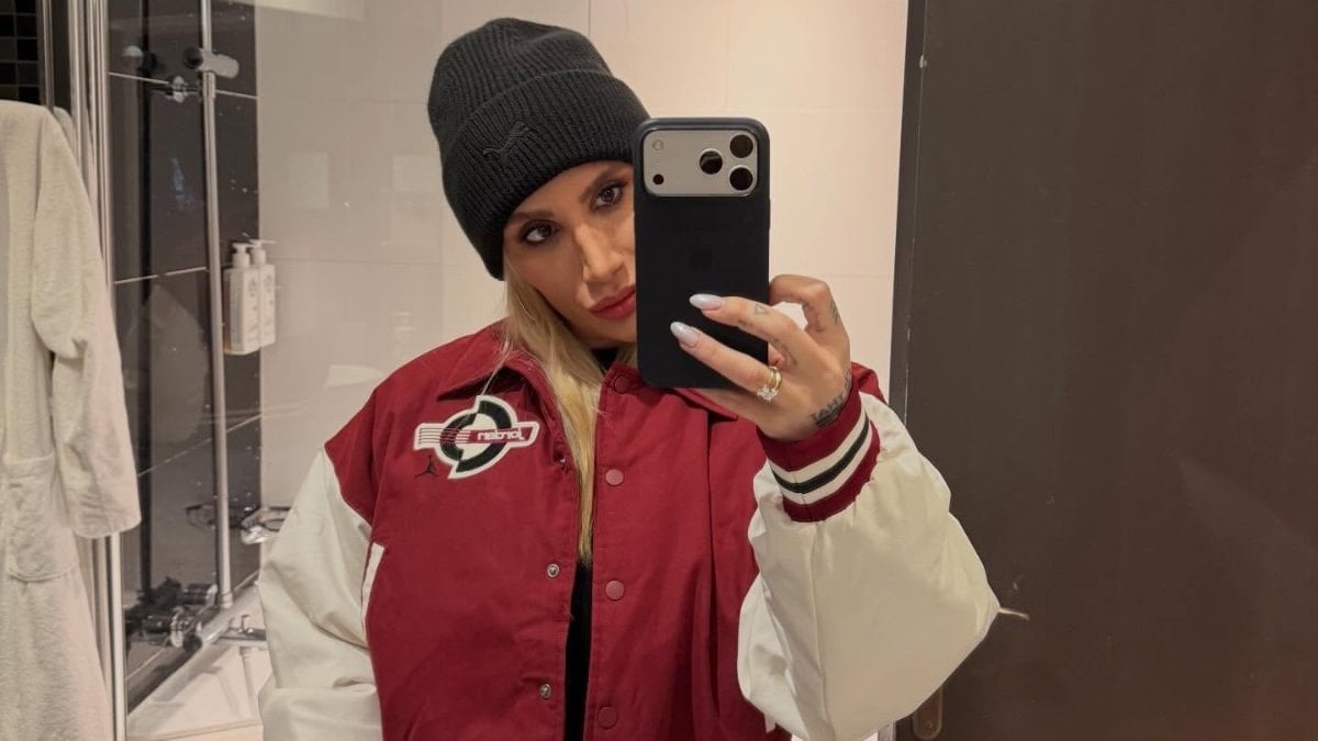 İrem Derici’den sarmaş dolaş aşk pozları!