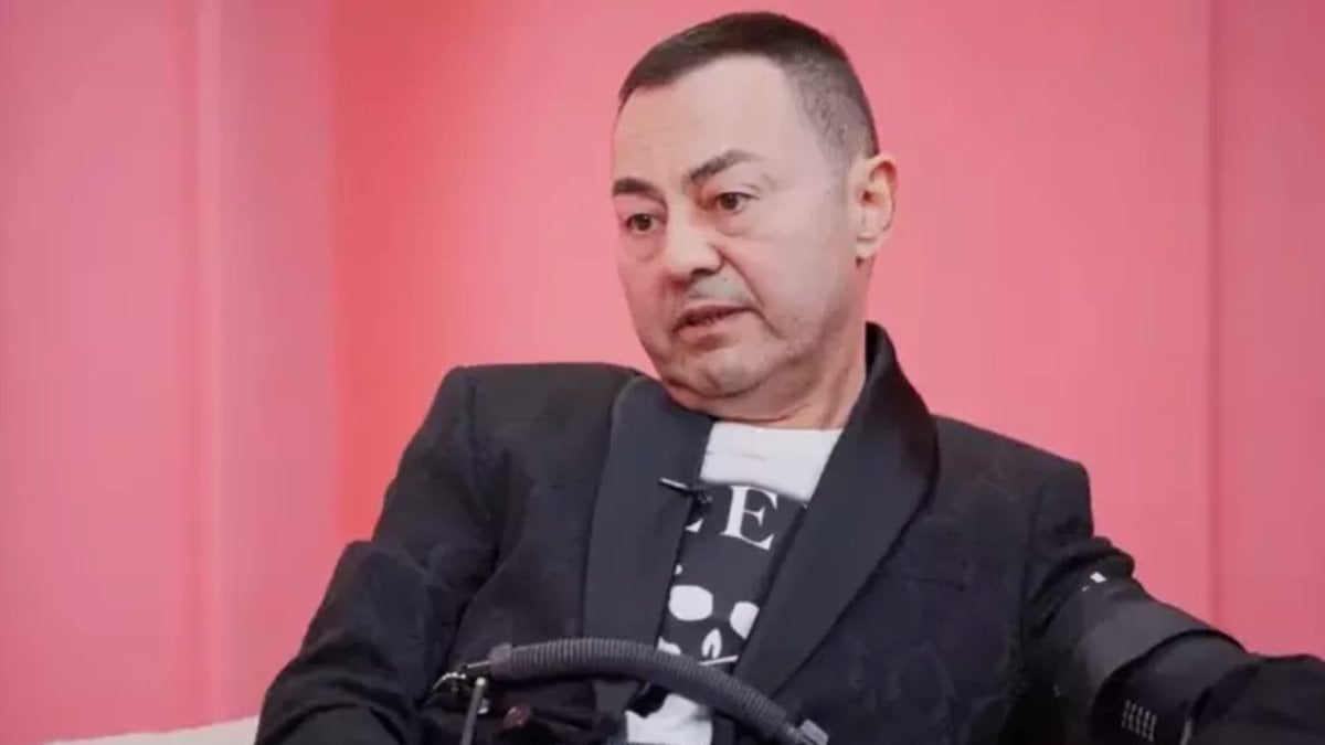 Serdar Ortaç sahnede düştü!