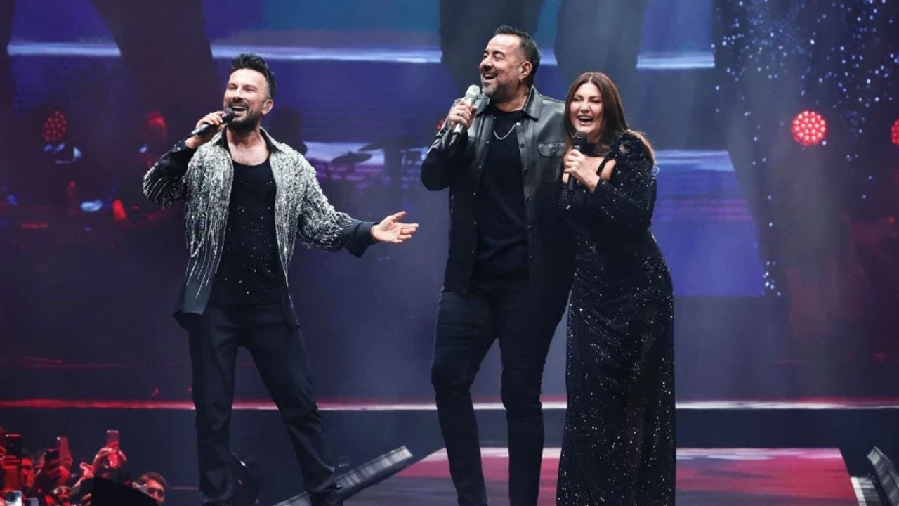 Tarkan, Ata Demirer ve Sibel Can aynı sahnede