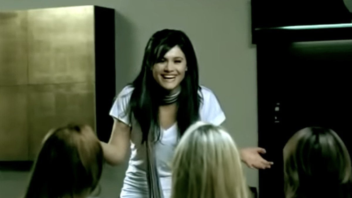 Taşacak Bu Deniz: Hicran’ın Yükselişi ve Meşhur Klip Efsanesi