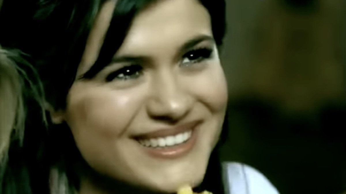 Taşacak Bu Deniz: Hicran’ın Yükselişi ve Meşhur Klip Efsanesi