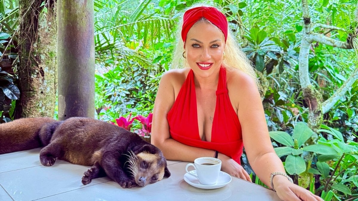 Yeliz Yeşilmen’in dekolte tepkisi!