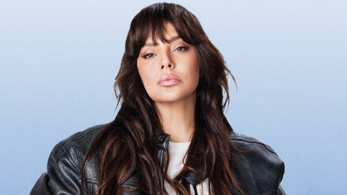 Yılmaz Erdoğan yazdı, Ebru Gündeş söyledi