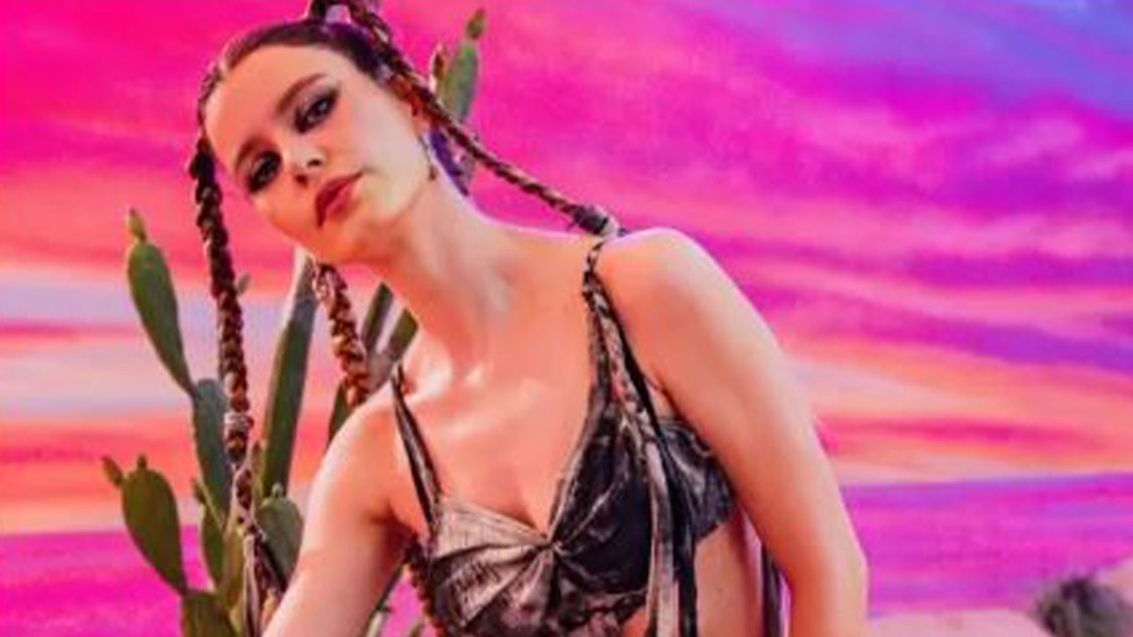 Beren Saat’in şarkısı beğenilmedi