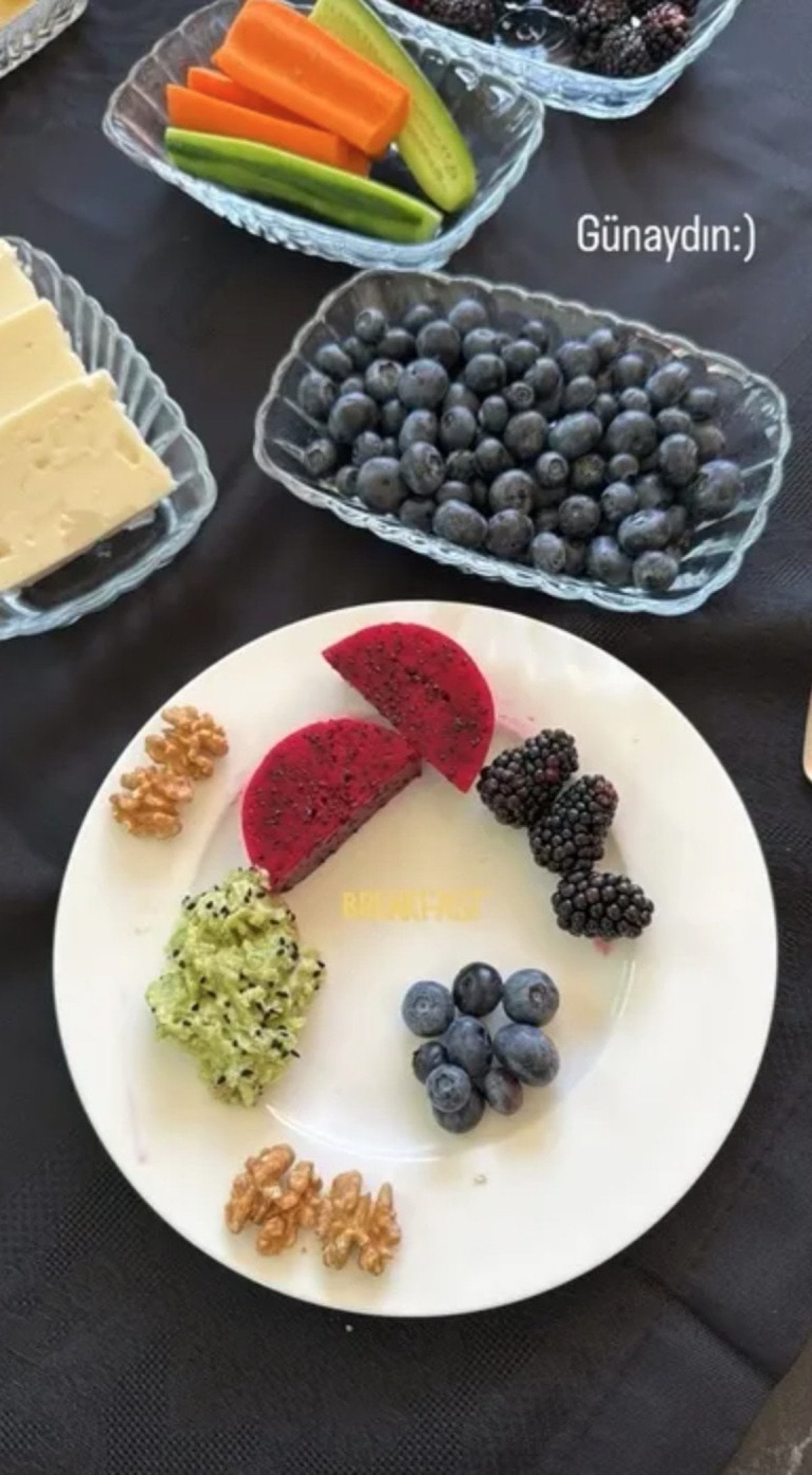 Çağla Şıkel’in Sağlıklı Yaşam Kurallarıyla Şekillenen Satın Alma: Pişi, Şeker ve İlaçlar Üzerine Yeni Açıklama