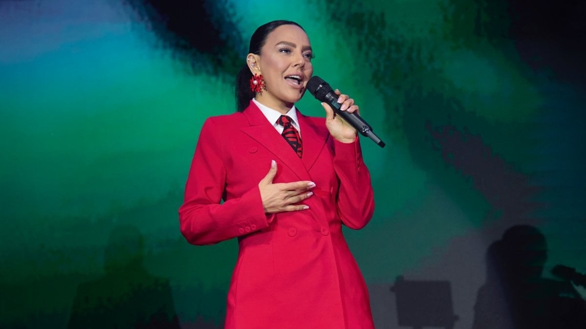 Ebru Gündeş Demet Özdemir’e hayran kaldı