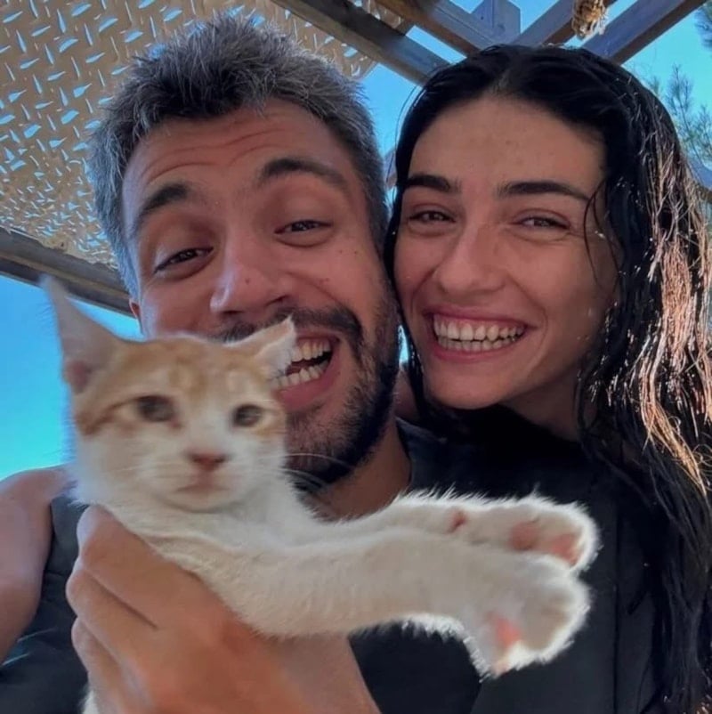 İnci Taneleri’nin Oyuncusu Hazar Ergüçlü ve DJ Efe Çelik'in Gizli Aşkı Sonunda Bitti