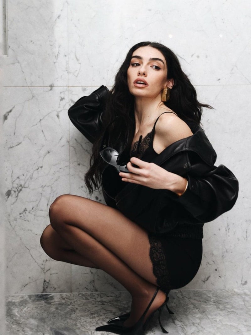 İnci Taneleri’nin Oyuncusu Hazar Ergüçlü ve DJ Efe Çelik'in Gizli Aşkı Sonunda Bitti