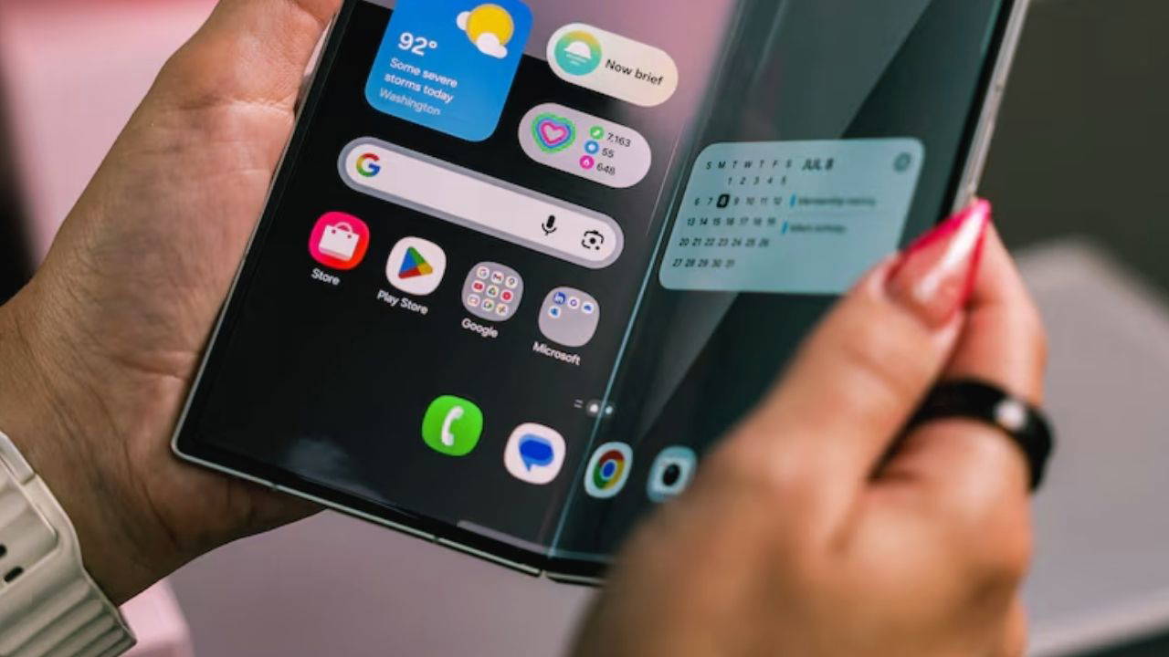 Samsung, daha geniş katlanabilir ekranlı telefonunu bu yıl tanıtabilir