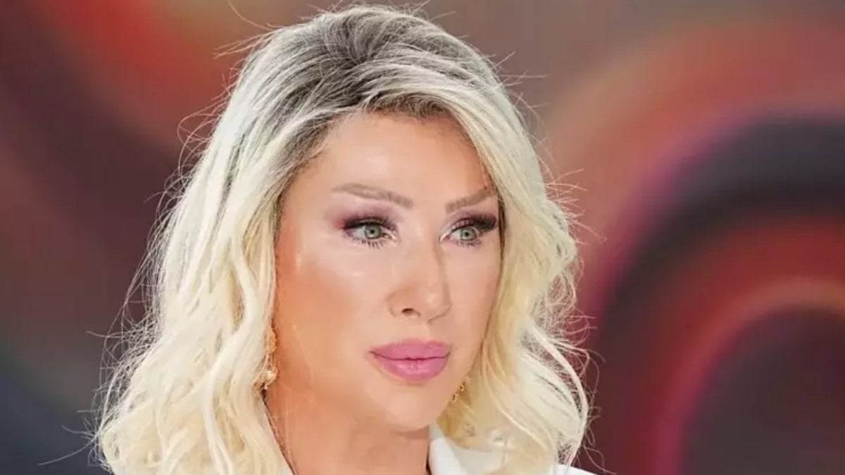 Seda Sayan’ın yüzü yine değişti!