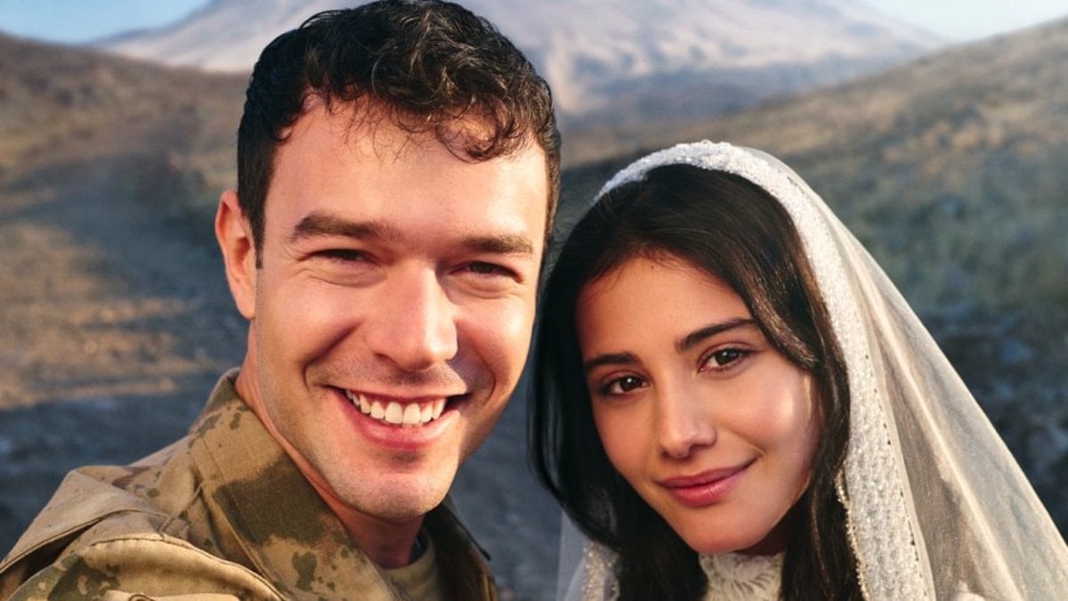 Aytaç Şaşmaz ve Helin Kandemir aşk yaşıyor