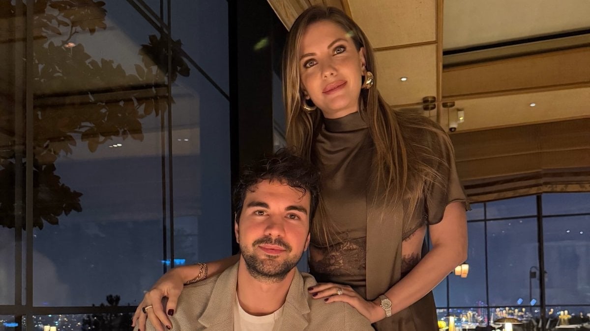 Eda Ece kızının yüzünü ilk kez gösterdi!