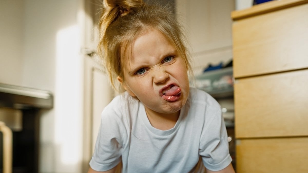 Küçük çocukların kontrolsüz tepkileri