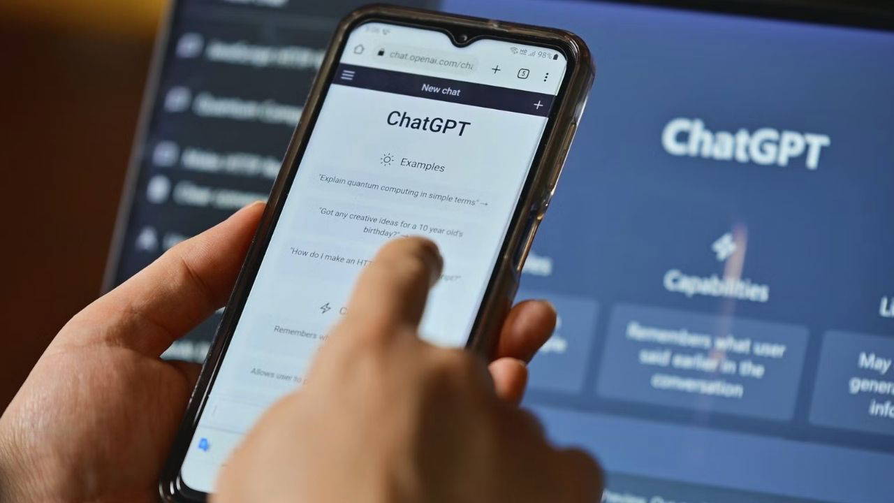 OpenAI, sağlık çalışanları için özel bir sürüm duyurdu