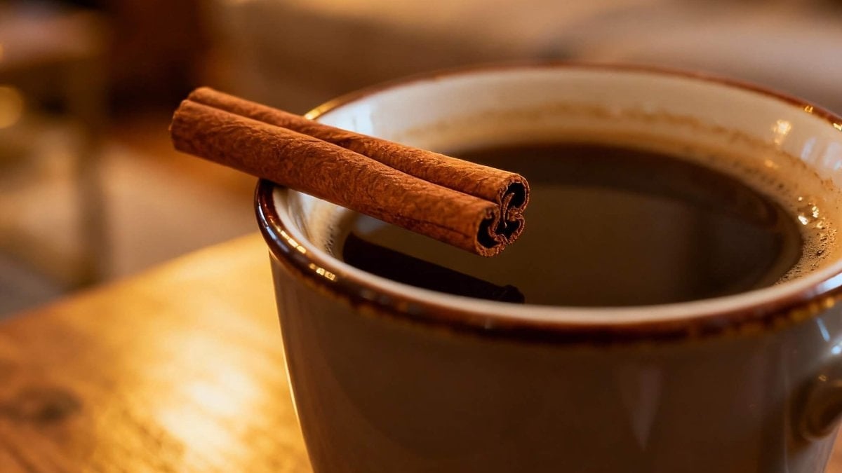 Perşembe günleri tarçınlı kahve içmek