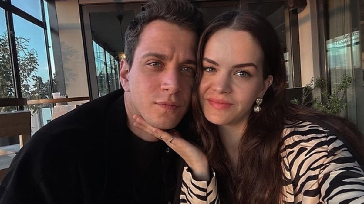 Rol arkadaşıyla yasak aşk yaşıyor iddiası