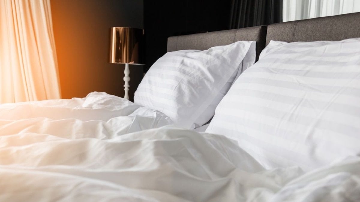 Yatakta sağ-sol fark ediyormuş