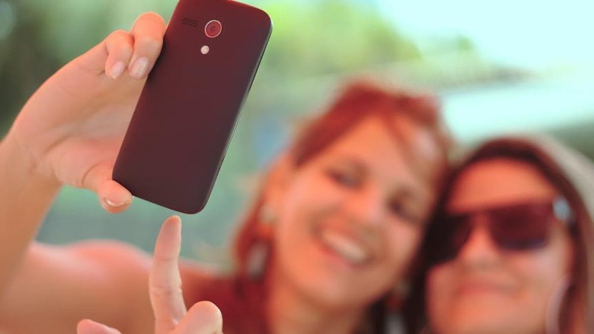 Selfie çekerken parmaklarınızı saklayın