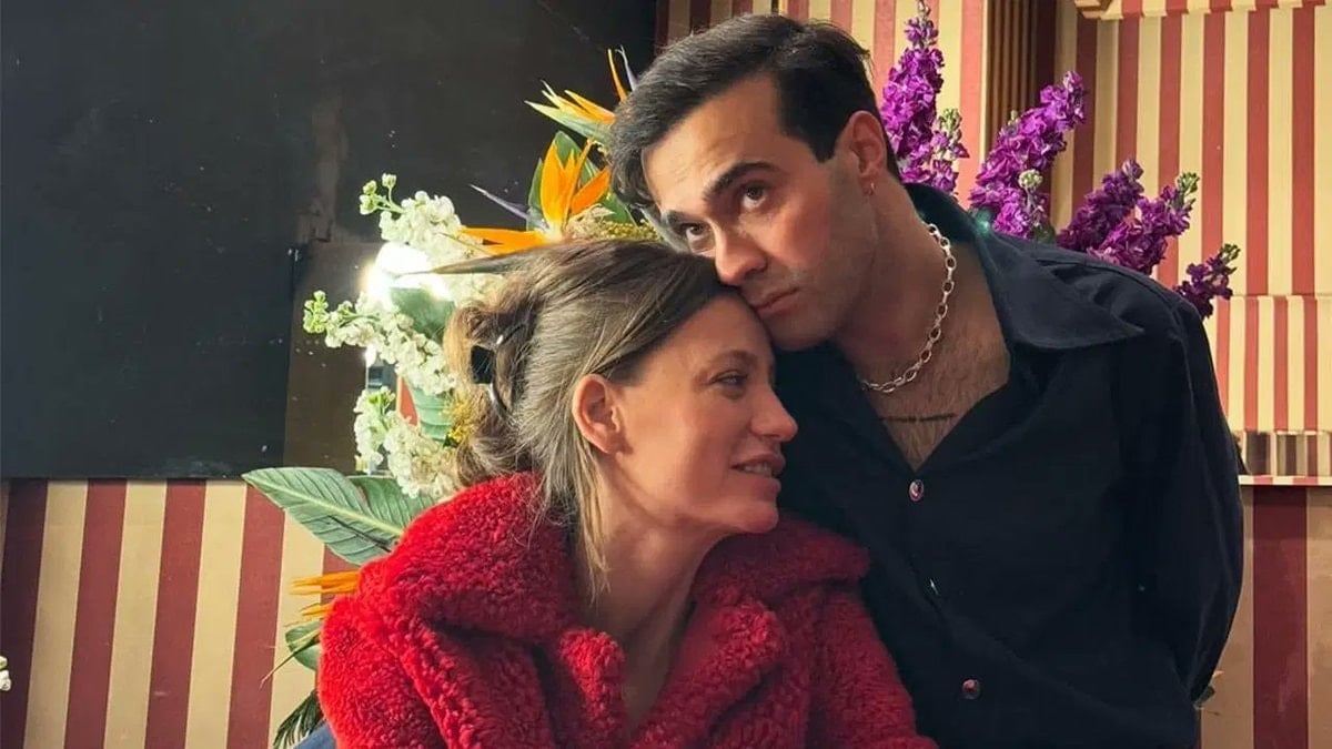 Serenay Sarıkaya ile Mert Demir yeni poz