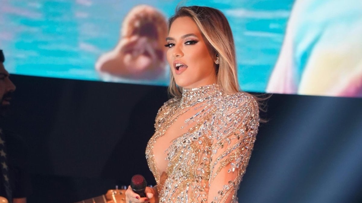 Demet Akalın yaz sezonunu Bodrum’da açtı