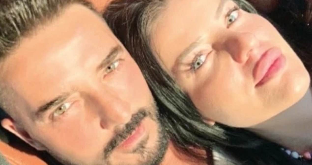 Gökhan Özen’den sevgilisi Naz Canbaz ile aşka geldi