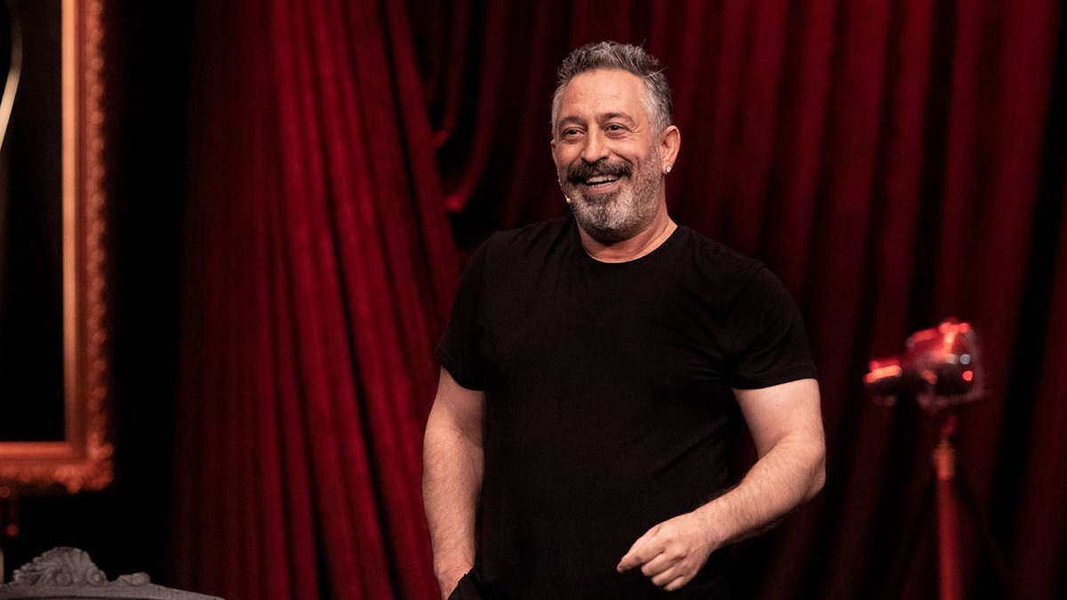 Cem Yılmaz’ın son hali endişelendirdi! Bastonla görüntülendi