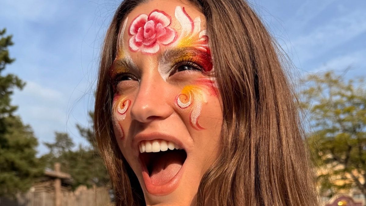 Serenay Sarıkaya’nın Disneyland mutluluğu!